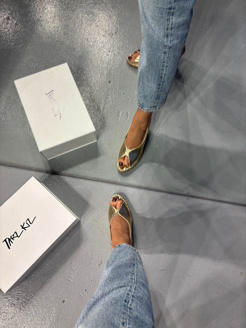 CAPRI GOLD HASIR DOLGU TOPUK SANDALET